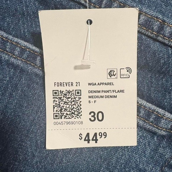 Forever 21 Daisy Embroidered Flare Jeans – Size 30 - Picture 8 of 8